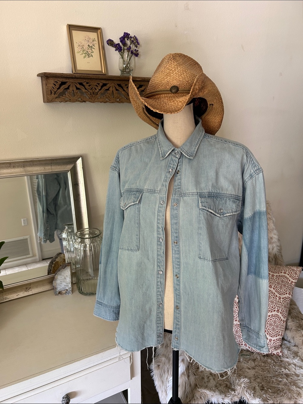 Moussy Vtg light wash denim cotton pearl snap down boxy western shirt L